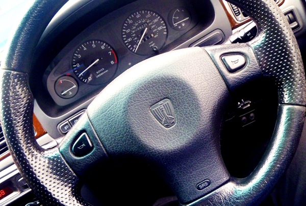 Mobile phone driving law to be widened