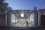 Apple becomes the world's first 3 trillion dollar company