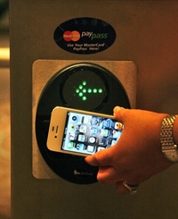 NFC smartphone payment using MasterCard PayPass
